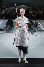 アンリアレイジ(ANREALAGE) 黒の衝撃｜写真19