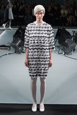 アンリアレイジ(ANREALAGE) 黒の衝撃｜写真21