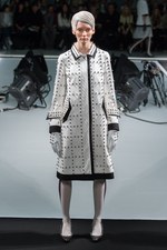 アンリアレイジ(ANREALAGE) 黒の衝撃｜写真31