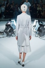 アンリアレイジ(ANREALAGE) 黒の衝撃｜写真39