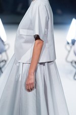 アンリアレイジ(ANREALAGE) 黒の衝撃｜写真42