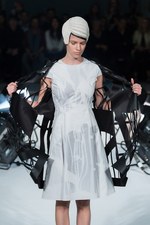 アンリアレイジ(ANREALAGE) 黒の衝撃｜写真50