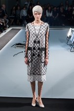 アンリアレイジ(ANREALAGE) 黒の衝撃｜写真55