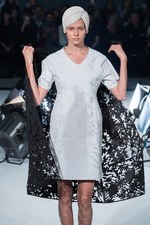 アンリアレイジ(ANREALAGE) 黒の衝撃｜写真69