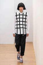 コム デ ギャルソン・シャツ 2025年春夏コレクション - 軽快なディスプロポーション｜写真23