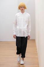 コム デ ギャルソン・シャツ 2025年春夏コレクション - 軽快なディスプロポーション｜写真24