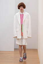 コム デ ギャルソン・シャツ 2025年春夏コレクション - 軽快なディスプロポーション｜写真28