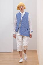 コム デ ギャルソン・シャツ×ラベンハムのキルティングアウター、斜めファスナーでアシンメトリーに｜写真2