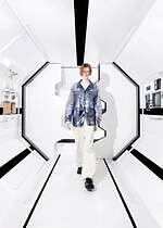 ダイリク 25年春夏コレクション、宇宙の旅を映すSF映画を撮るなら - ブランド初の映像作品も発表｜写真55