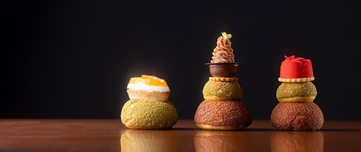 ヒルトン大阪“妖精が棲む”神秘的な森のスイーツビュッフェ、青い花のケーキ＆どんぐり型菓子など｜写真3