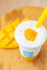 「熱海ミルチーズ」夏限定“飲めるチーズドリンク”、マンゴーやピーチなど“ゴロっと”果肉入り｜写真5
