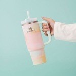 アフタヌーンティー×スタンレーのコラボタンブラー、淡いブルーやオレンジの“マーブル模様”｜写真3