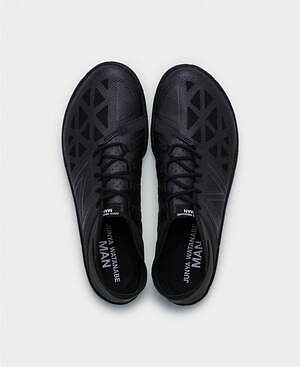 ジュンヤ ワタナベ マン×ニューバランスの白／黒スニーカー、“裸足に近い”ミニマルなシューズ｜写真14