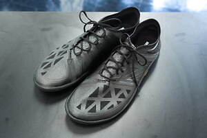 ジュンヤ ワタナベ マン×ニューバランスの白／黒スニーカー、“裸足に近い”ミニマルなシューズ｜写真7