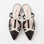 「レディースシューズ」2024年秋冬何履く？人気ブランドのおしゃれスニーカーやブーツ、パンプス｜写真22