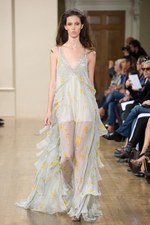 ジュリアン マクドナルドの華やかで繊細なコレクション　ロンドン・ファッション・ウィーク2011年春夏｜写真19