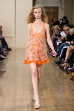 ジュリアン マクドナルドの華やかで繊細なコレクション　ロンドン・ファッション・ウィーク2011年春夏｜写真27