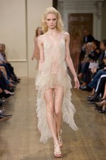 ジュリアン マクドナルドの華やかで繊細なコレクション　ロンドン・ファッション・ウィーク2011年春夏｜写真33