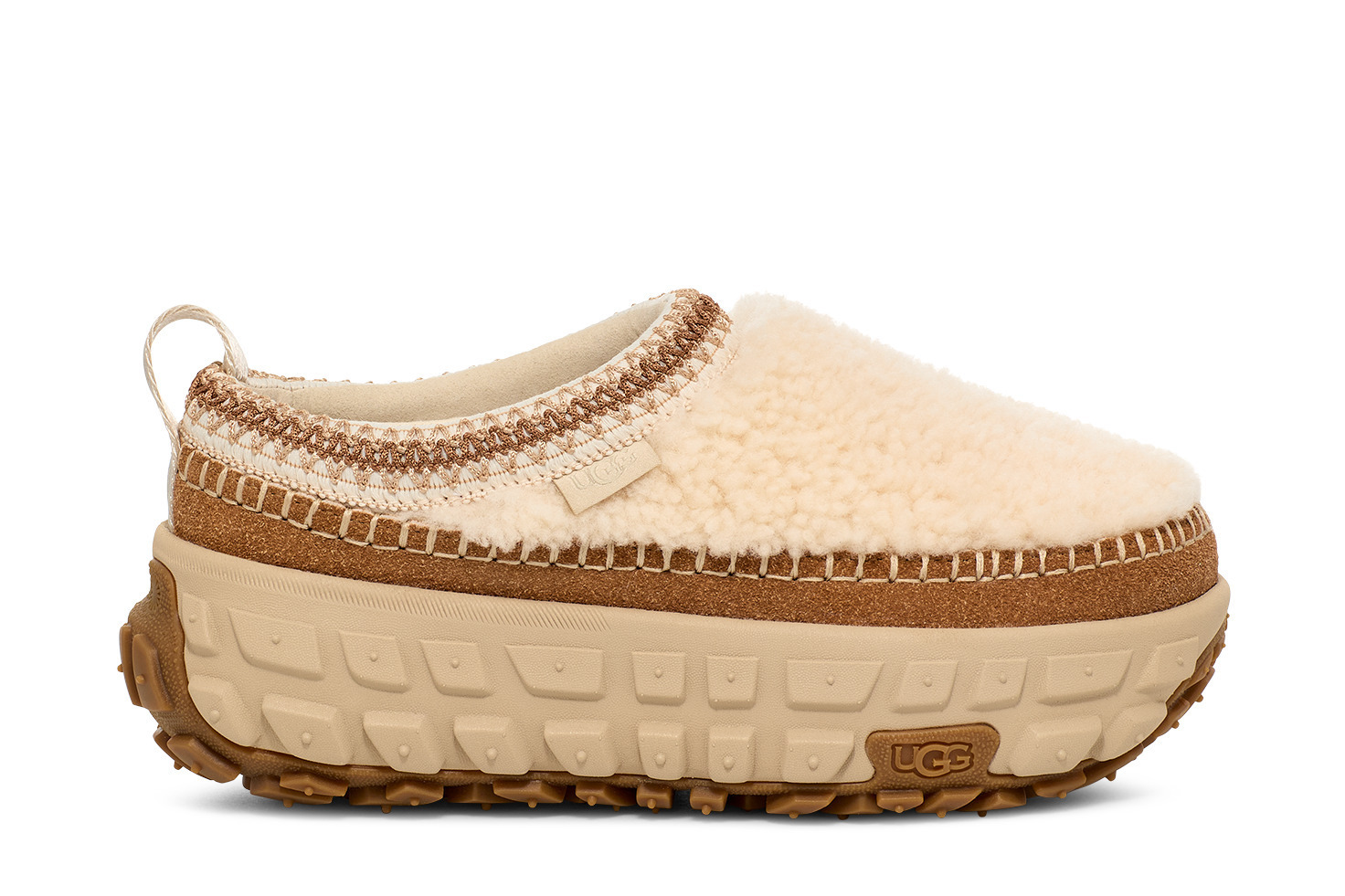 UGG×エコーズ・ラッタの限定シューズ、ラムスエードアッパーの UGG×エコーズ・ラッタの限定シューズ、ラムスエードアッパーの