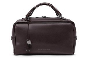 ブルネロ クチネリ“スーツケース風”ボストンバッグ、南京錠付きレザータグ