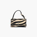 マーク ジェイコブス24年秋ウィメンズ、“猫モチーフ”のバレリーナシューズやゼブラ柄ミニバッグなど｜写真5