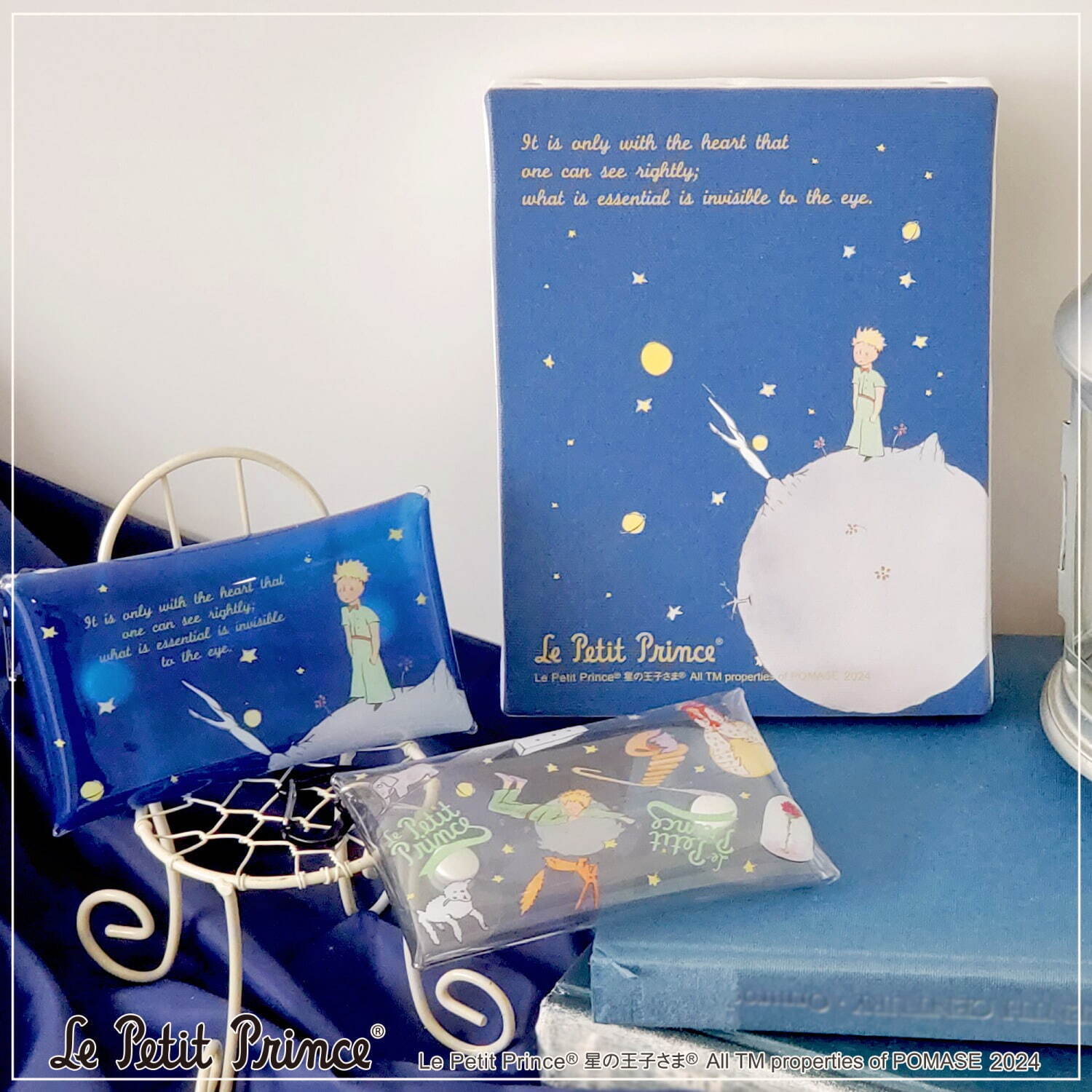 Clear multi-case (main art/icon) 880 yen each, wall canvas 2,640 yen