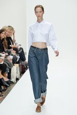 マーガレット ハウエルの2011年春夏コレクション - ロンドン・ファッション・ウィーク｜写真1