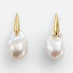 人気ブランド新作ジュエリー【2024年春夏】トレンド感溢れるネックレス＆ピアス、天然石やパールなど｜写真44