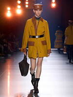 「レディースブーツ」2024年秋冬 - 人気ブランドのショートブーツや厚底ロングブーツ、コーデも紹介｜写真16