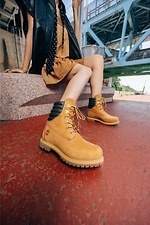 「レディースブーツ」2024年秋冬 - 人気ブランドのショートブーツや厚底ロングブーツ、コーデも紹介｜写真22