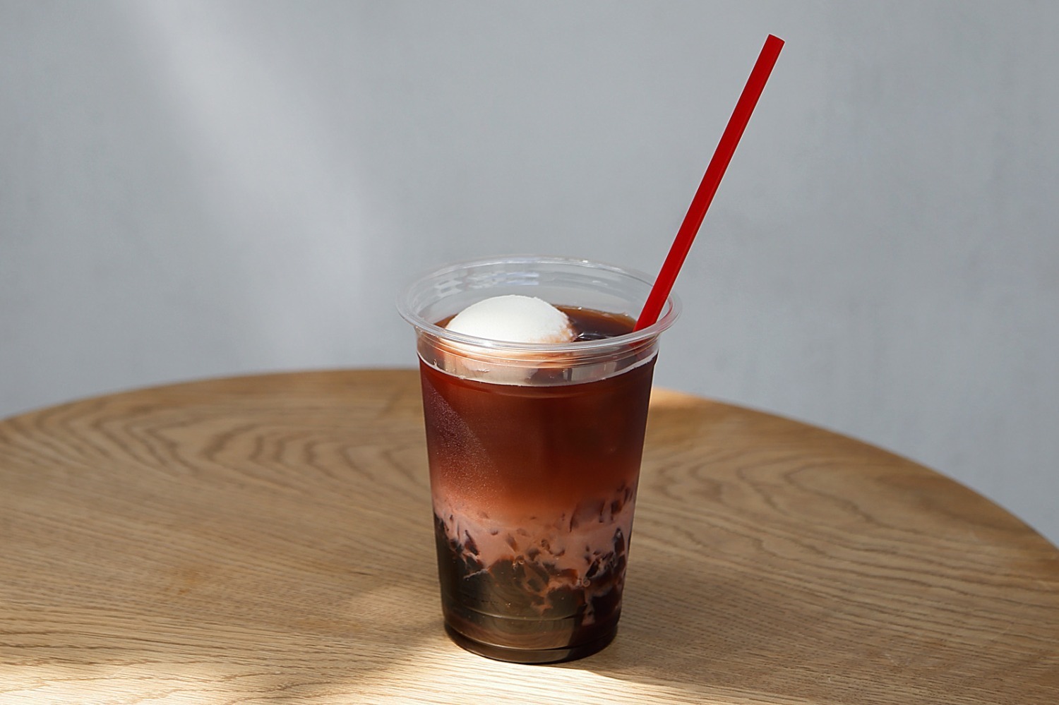 羊羹｜トラヤあんスタンドの夏ドリンク「あんペーストフロート」“あんペースト入り”あずき茶×ミルクアイス