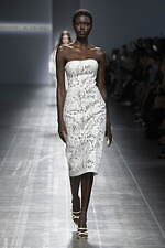 エルマンノ シェルヴィーノ 2025年春夏コレクション - テーラリングで解放する新たな女性像｜写真2