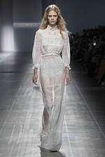 エルマンノ シェルヴィーノ 2025年春夏コレクション - テーラリングで解放する新たな女性像｜写真5