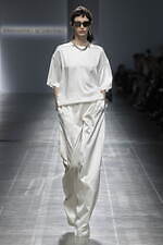 エルマンノ シェルヴィーノ 2025年春夏コレクション - テーラリングで解放する新たな女性像｜写真8