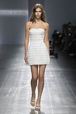 エルマンノ シェルヴィーノ 2025年春夏コレクション - テーラリングで解放する新たな女性像｜写真15