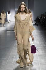 エルマンノ シェルヴィーノ 2025年春夏コレクション - テーラリングで解放する新たな女性像｜写真19