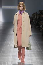 エルマンノ シェルヴィーノ 2025年春夏コレクション - テーラリングで解放する新たな女性像｜写真22