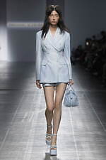 エルマンノ シェルヴィーノ 2025年春夏コレクション - テーラリングで解放する新たな女性像｜写真34