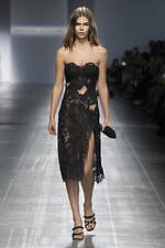 エルマンノ シェルヴィーノ 2025年春夏コレクション - テーラリングで解放する新たな女性像｜写真47