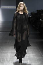 エルマンノ シェルヴィーノ 2025年春夏コレクション - テーラリングで解放する新たな女性像｜写真52