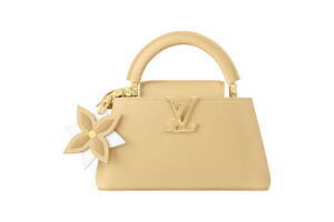【流行の小さめバッグ♪差し色に！】Louis Vuitton エピ バッグ 流行の小さめバッグ♪差し色に！】Louis Vuitton エピ バッグ
