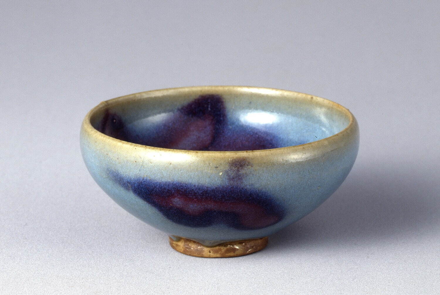 《澱青釉紅斑杯》 鈞窯 金-元時代