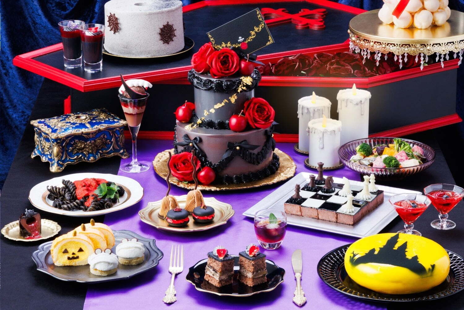 チョコレートケーキ｜ヒルトン東京ベイのハロウィーンデザートビュッフェ、吸血鬼の“牙”パフェや“血液風”グラススイーツ