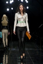 バーバリー プローサム(BURBERRY PRORSUM)、2011年春夏ウィメンズコレクション｜写真7