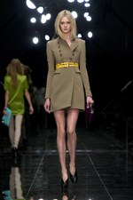 バーバリー プローサム(BURBERRY PRORSUM)、2011年春夏ウィメンズコレクション｜写真17