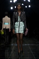 バーバリー プローサム(BURBERRY PRORSUM)、2011年春夏ウィメンズコレクション｜写真18
