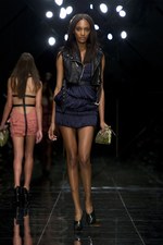 バーバリー プローサム(BURBERRY PRORSUM)、2011年春夏ウィメンズコレクション｜写真24