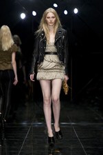 バーバリー プローサム(BURBERRY PRORSUM)、2011年春夏ウィメンズコレクション｜写真25