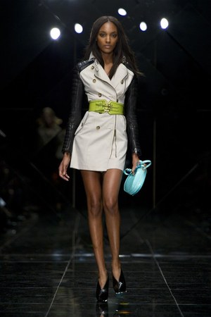 バーバリー プローサム(BURBERRY PRORSUM)、2011年春夏ウィメンズコレクション|写真2