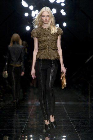 バーバリー プローサム(BURBERRY PRORSUM)、2011年春夏ウィメンズコレクション|写真23